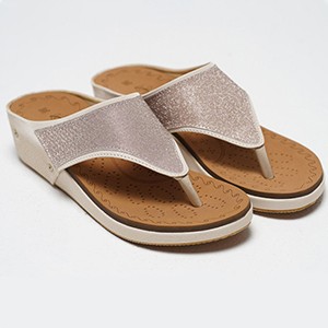 Women comfort sandal off white